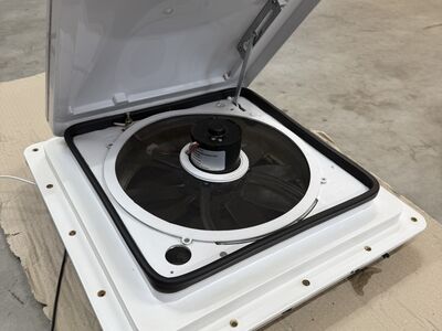 Fan-tastic 5000RBT vent matkaautole