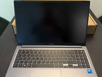 Samsung Galaxy Book4 16/512GB, NAGU UUS!