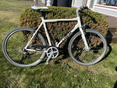 Trek hübriidratas