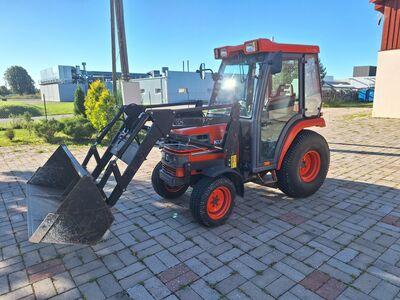 Traktor Kubota ST30