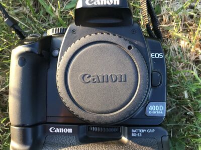 Canon EOS 400D + akutald BG-E3