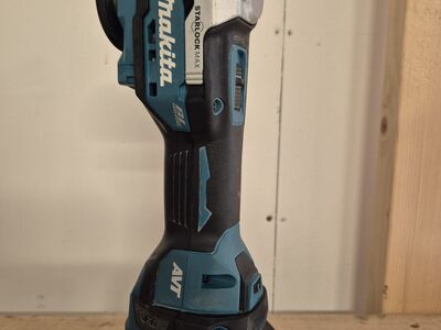 Makita DTM52 – harjavaba multitööriist+ 4ah akuga