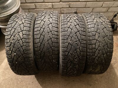 215/65/16C Nokian naastrehvid