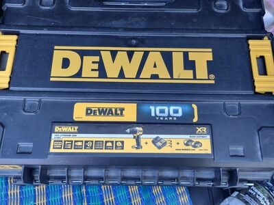 Dewalt akudrell koos kohvriga