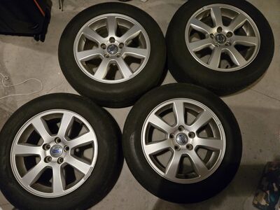 Volvo originaalveljed + suverehvid