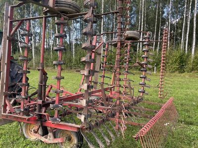 JÄRELVEETAV KULTIVAATOR VÄDERSTAD 7,8M