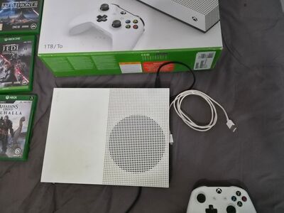 Microsoft Xbox One S 1tb