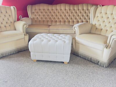 Chesterfield stiilis tumba