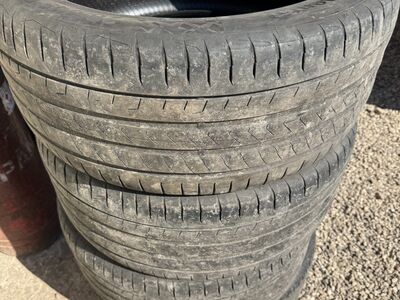 285/45R20