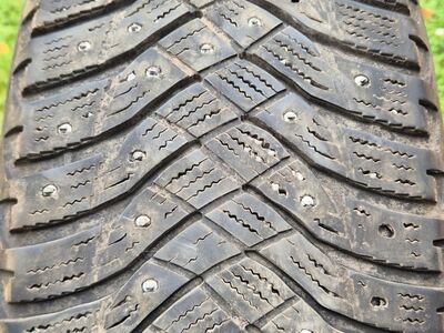 205/55/16 Goodyear naastrehvid
