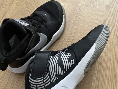 Кроссовки NIKE, размер 30, стелька 21 см