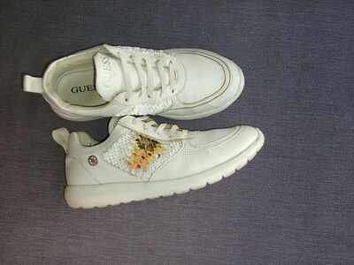 Guess nahast jalatsid, suurus 35