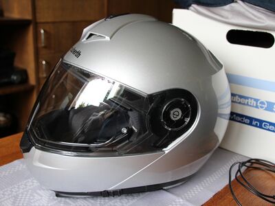 Schuberth C3 Pro XL + Sena kiivriside