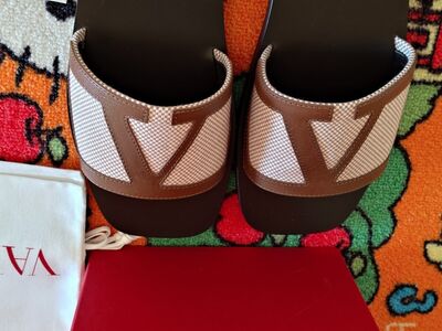 Оригинальные шлёпанцы Valentino Garavani для мужчин