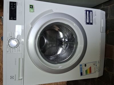 Pesumasin Electrolux.