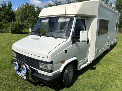 Peugeot J5 matkaauto