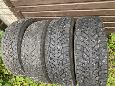 205/65/16C Nokian naastrehvid