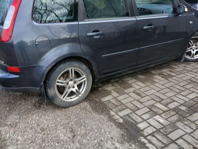 Ford C-Max mahtuniversaal