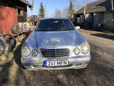 MB 220 E