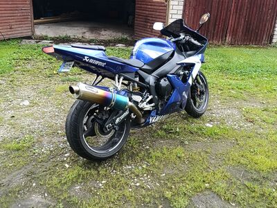 Yamaha r1