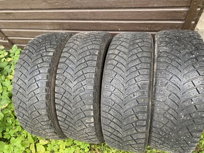 215/60/16” Michelin naastrehvid