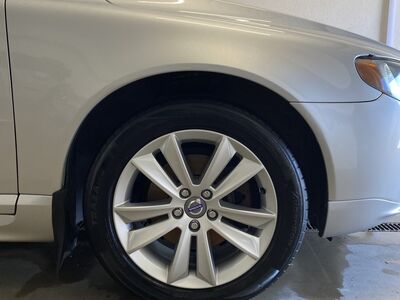 Volvo 17” valuveljed koos suverehvidega