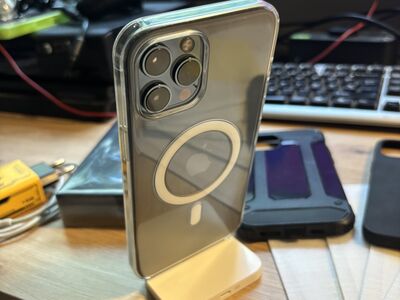 IPhone 12 Pro Max ja aksessuaarid