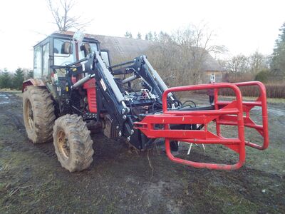 Traktor MTZ 82