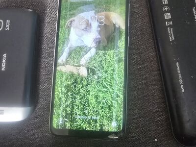 Kolm telefoni
