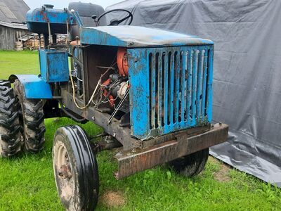 Töökorras traktor
