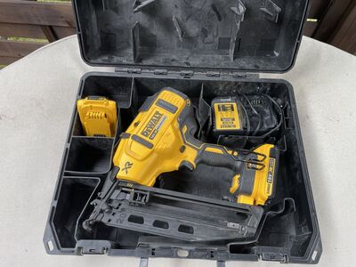 DeWalt naelapüss