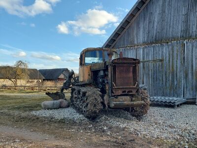 Linttraktor DT-75