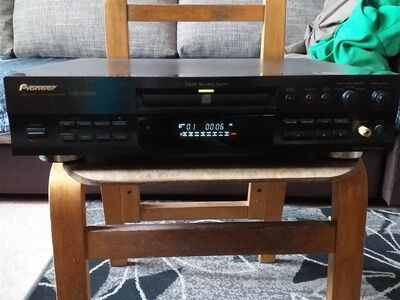 Pioneer PDR-555RW compact disc recorder