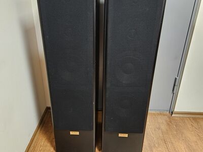 Audes 190AS-034 HiFi põrandakõlarid.