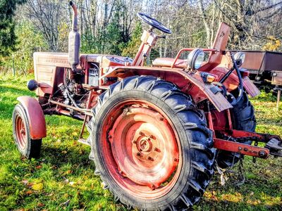 Müüa töökorras traktor T-25 koos haakeriistadega