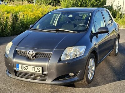 Toyota Auris 2.0 93 kw