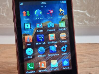 Красный смартфон Samsung LaFleur