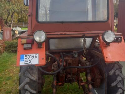 Traktor T-25