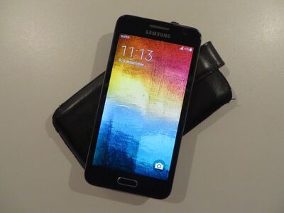 Samsung Galaxy A3  16GB, tumehall
