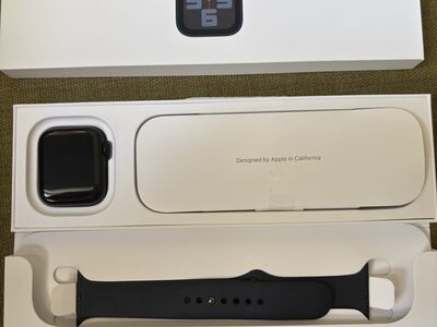 Apple Watch SE (2023) GPS 44mm Sport Band