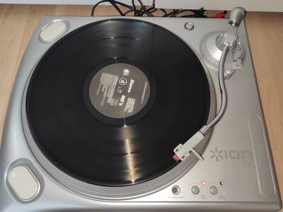 ION TTUSB Turntable USB Vinyl Record Player