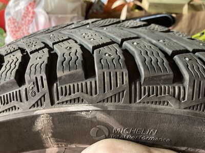 Комплект шипованных шин Michelin