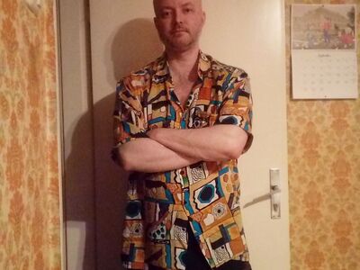 42.A MEES OTSIB TÖÖD TALLINNAS