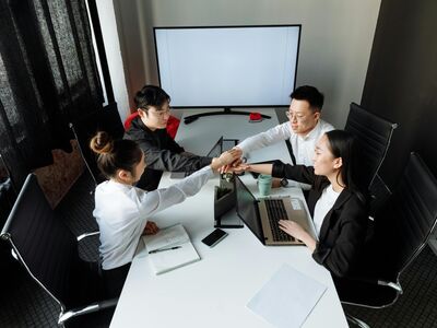 I am looking for an English speaker!