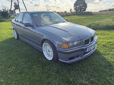 Bmw e36 2,5 141 кВт