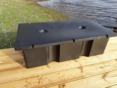 Pontoonid, ujukid ujuvsildade ehituseks.