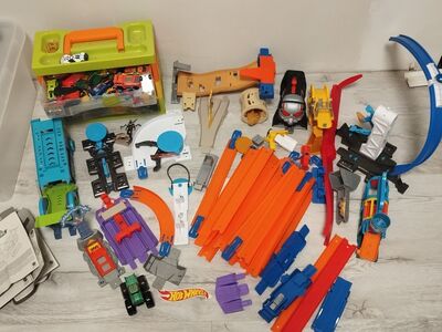 Hot Wheels rajad ja autod