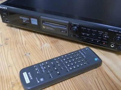 Sony MDS-JE500 MiniDisc-salvesti/mängija.