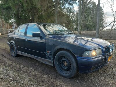 E36