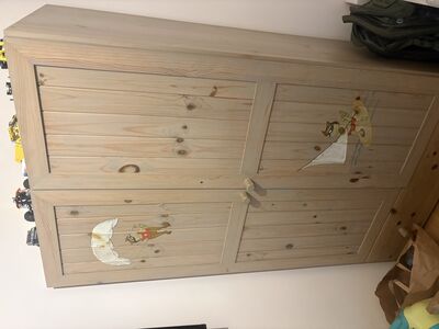 Täispuidust laste riidekapp ja mänguasjakast